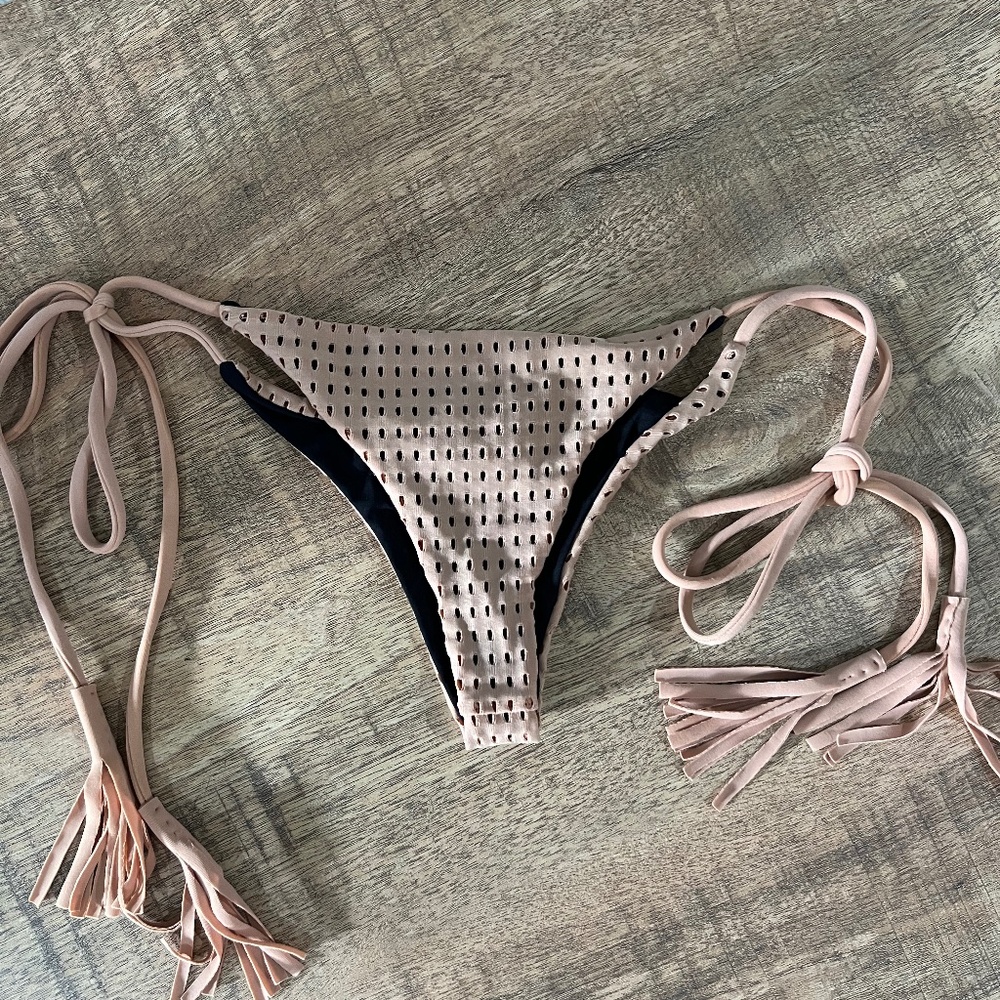 RARE ACACIA Tie Mesh bottoms Sz small
